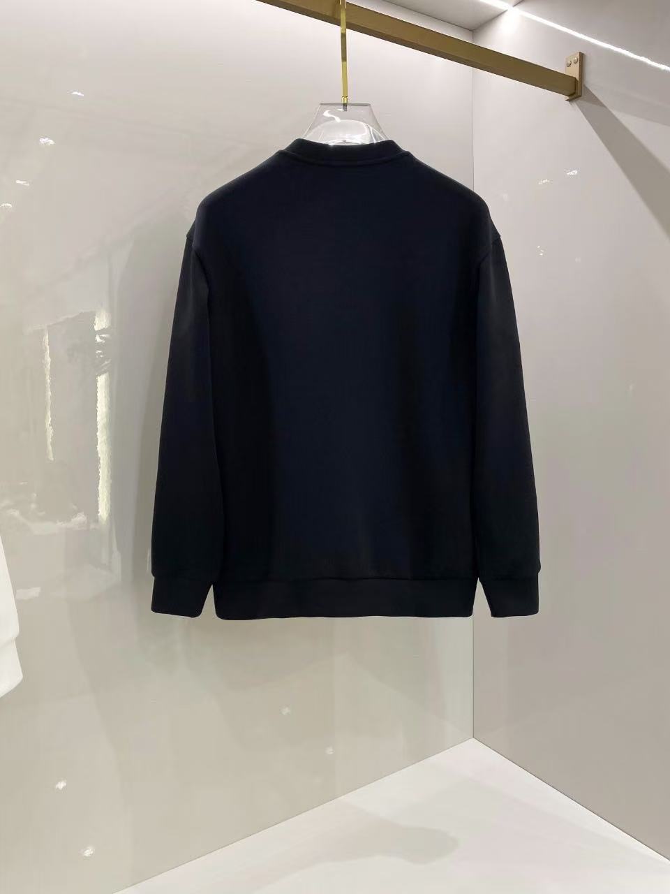 Classic long-sleeved sweatshirt-001