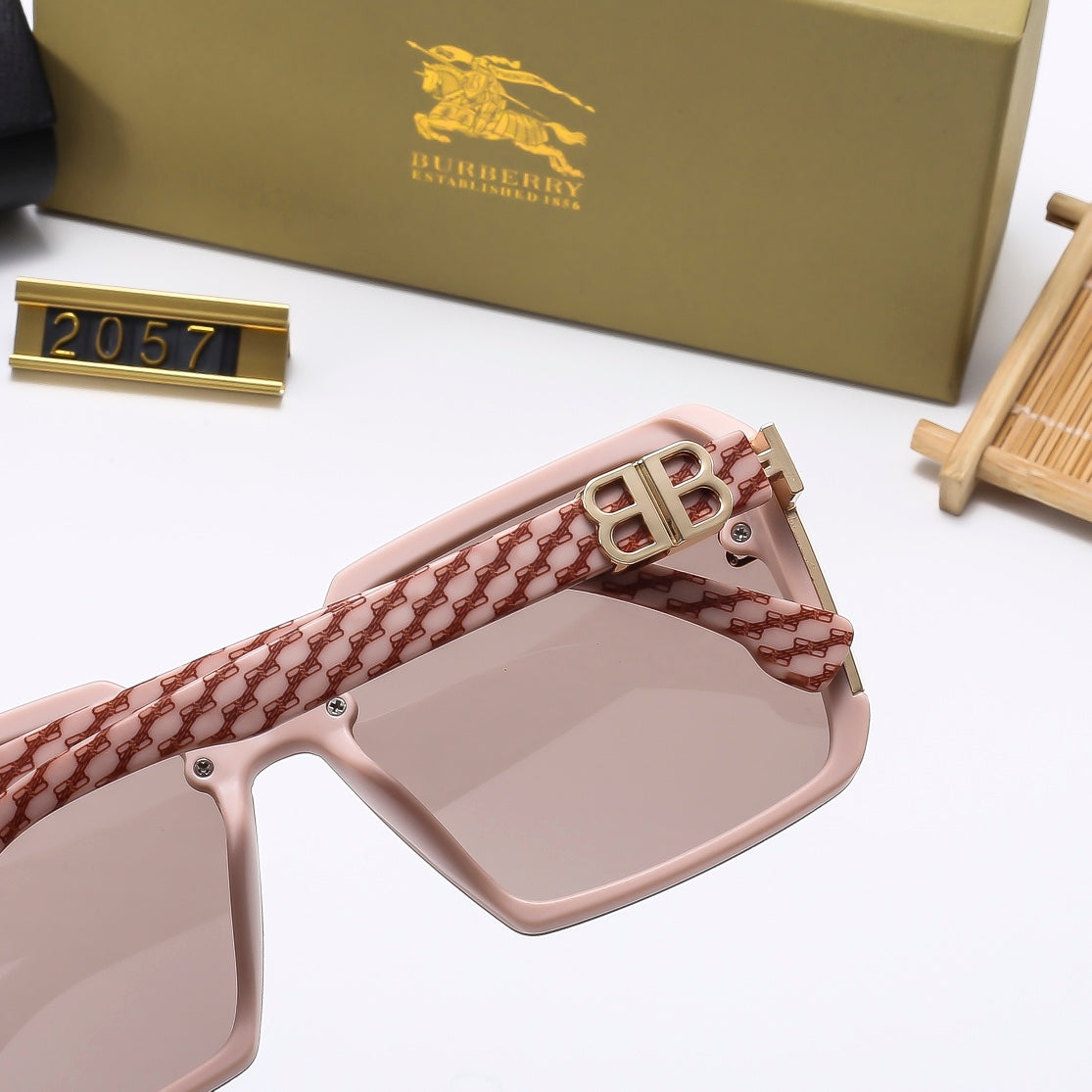 Luxury Eyewear: Elevate Your Style with Exquisite Craftsmanship-25