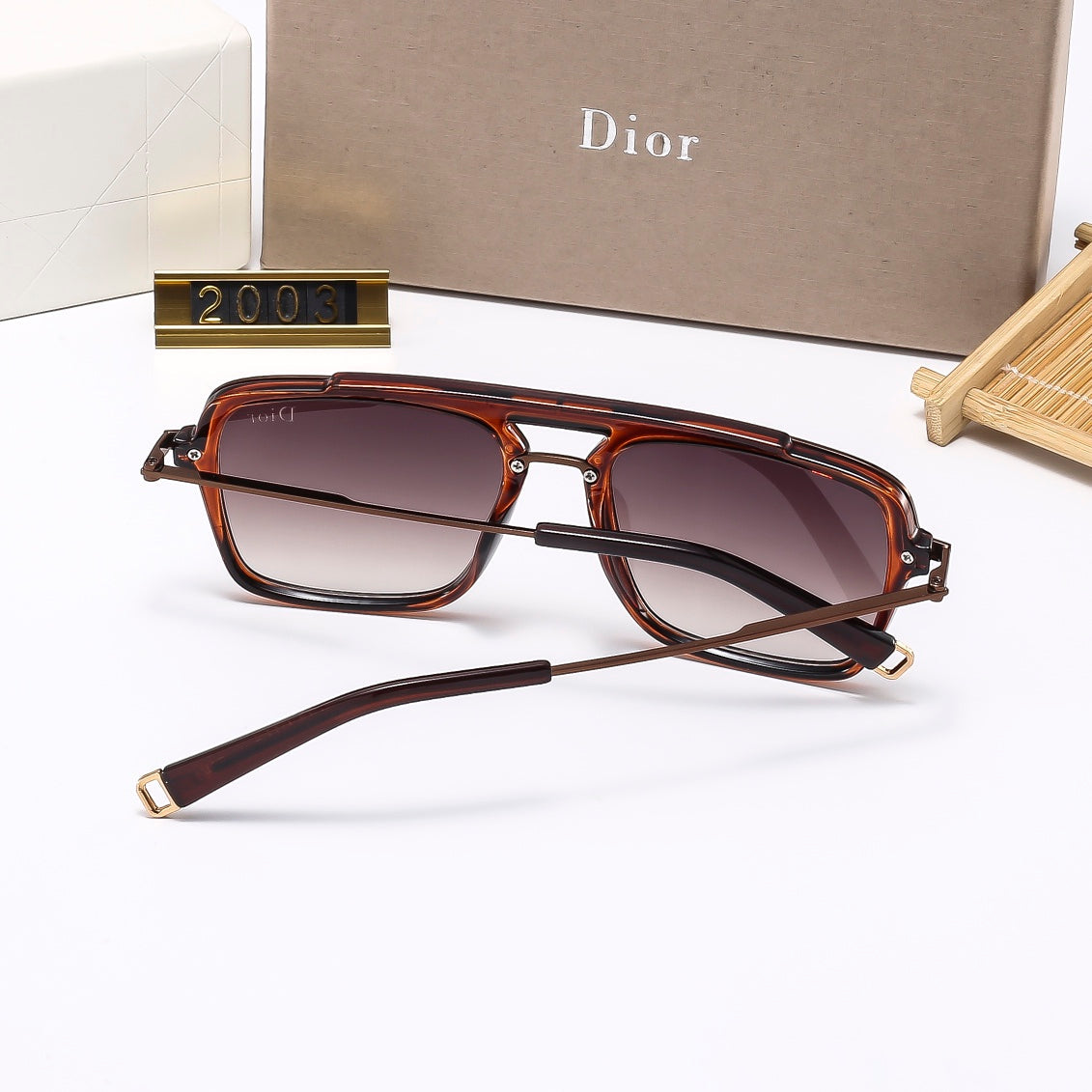 Luxury Eyewear: Elevate Your Style with Exquisite Craftsmanship-109