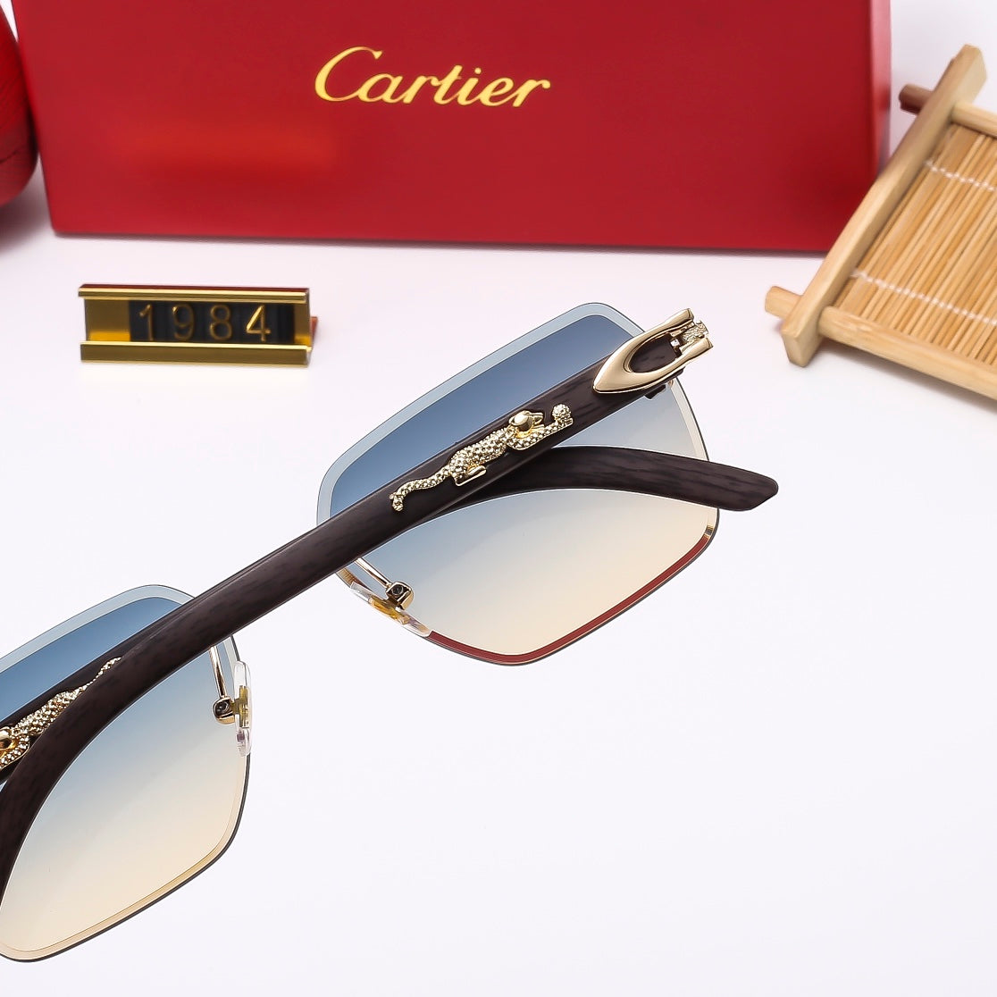 Luxury Eyewear: Elevate Your Style with Exquisite Craftsmanship-127