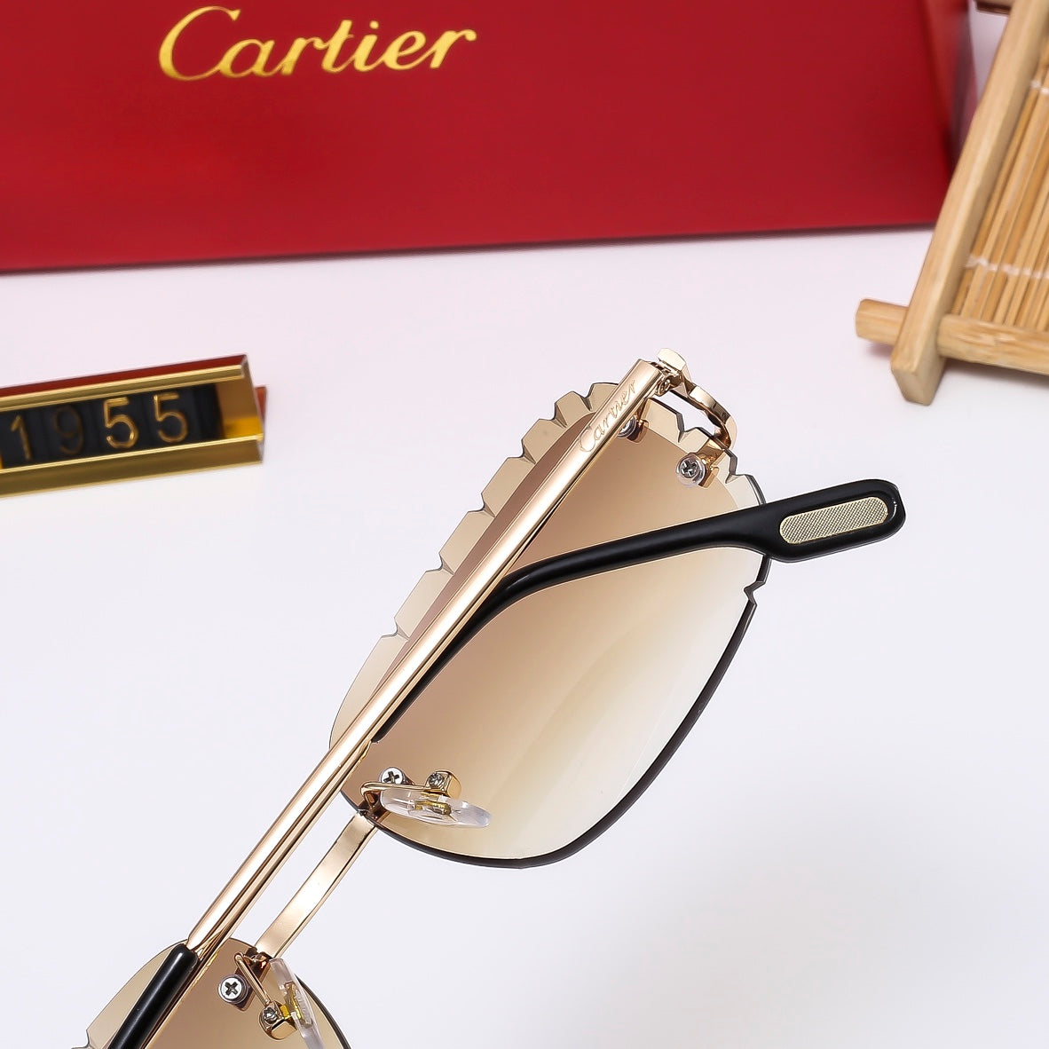 Luxury Eyewear: Elevate Your Style with Exquisite Craftsmanship-183