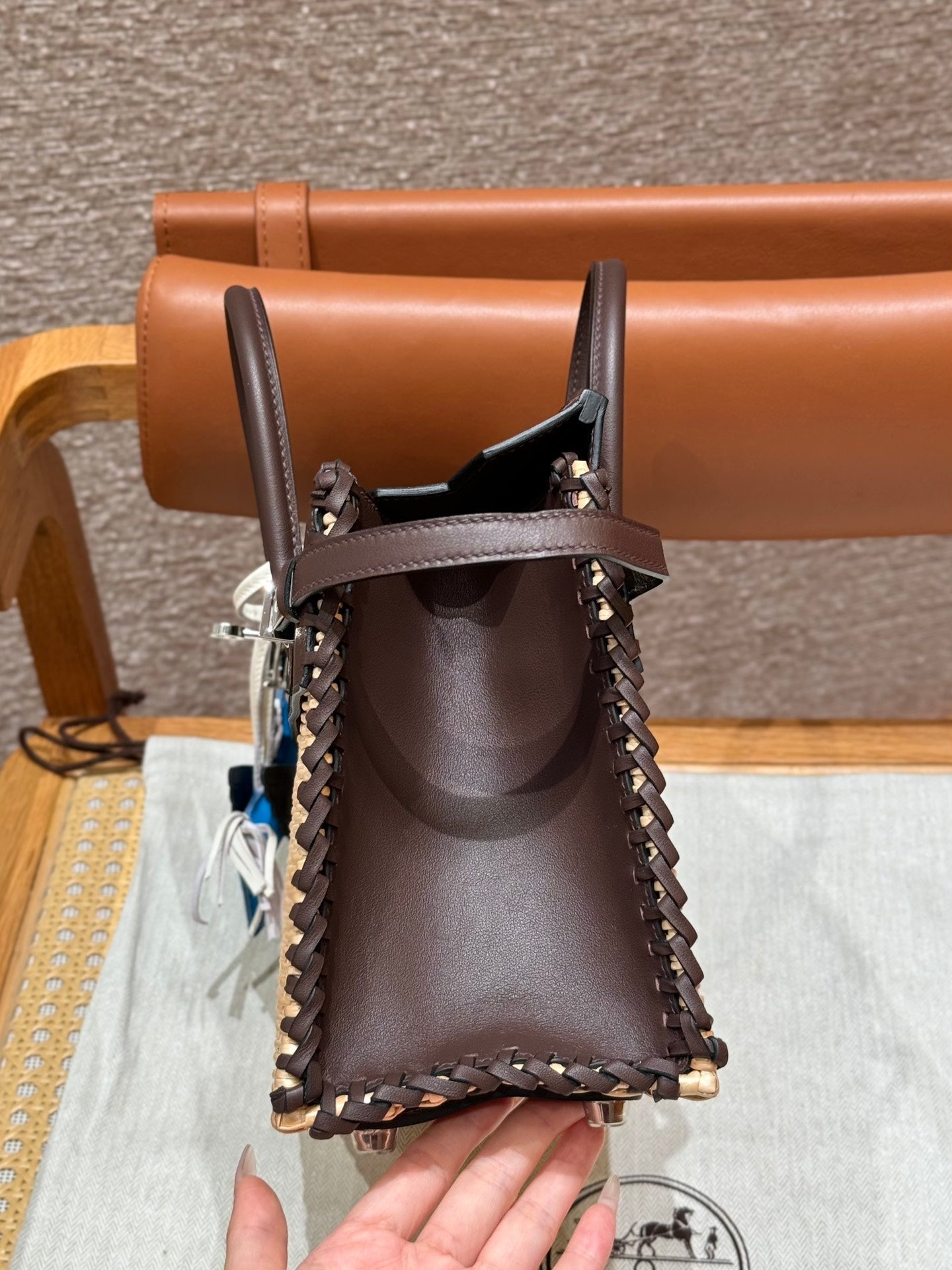 Exquisite leather bags-48